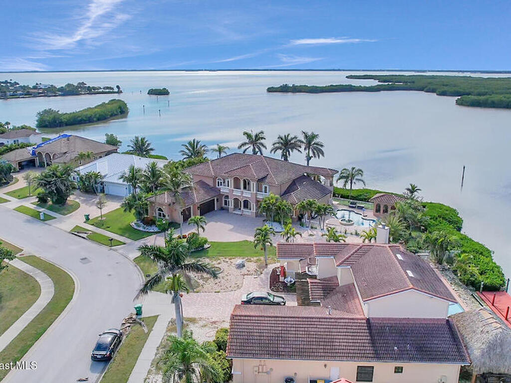 7 Cove View Court, Cocoa Beach, FL 32931
