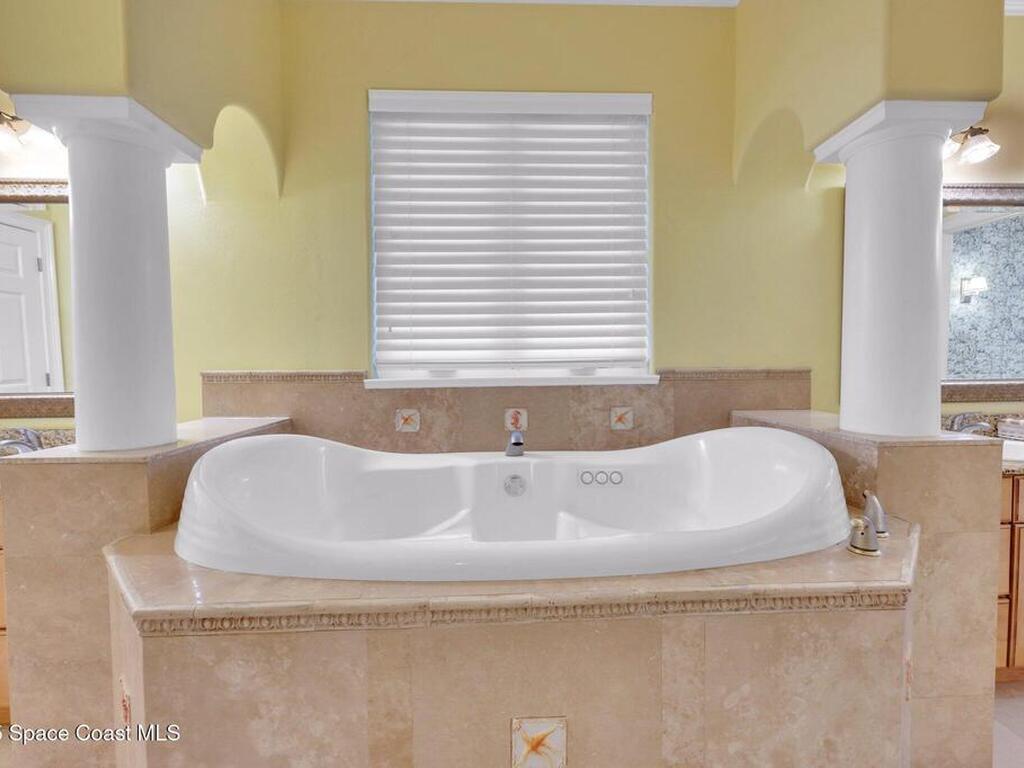 7 Cove View Court, Cocoa Beach, FL 32931