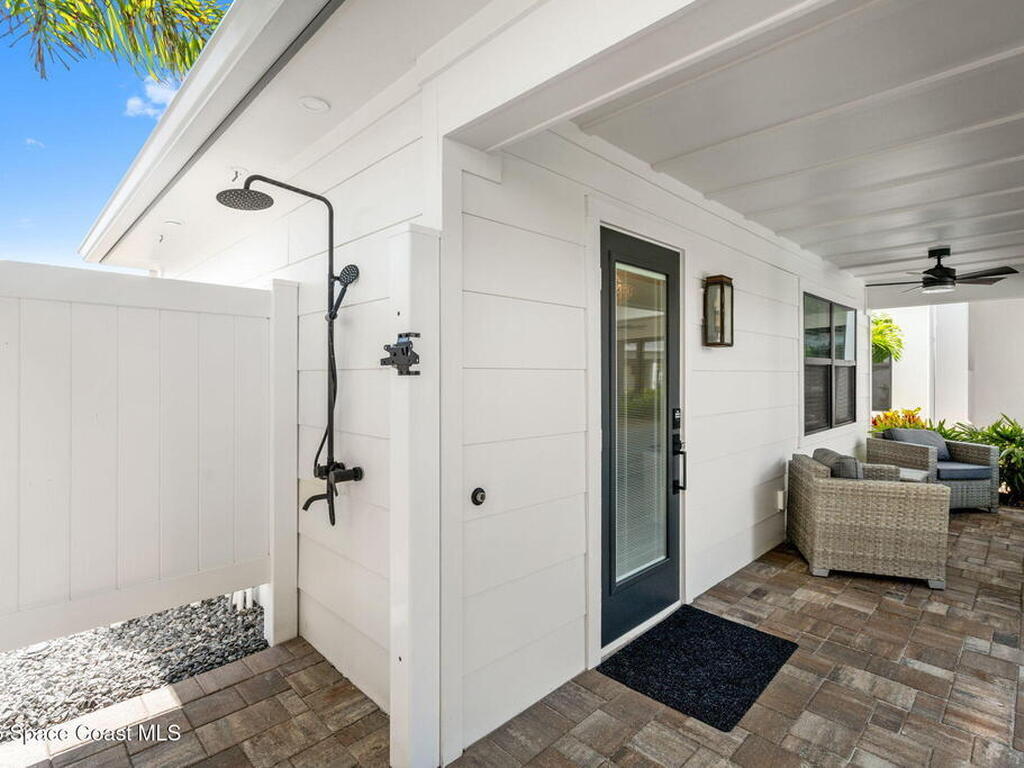 2021 S Orlando Avenue, Cocoa Beach, FL 32931