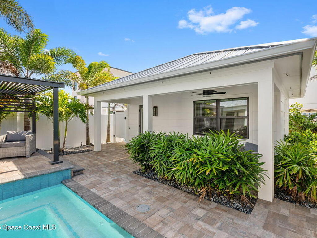 2021 S Orlando Avenue, Cocoa Beach, FL 32931