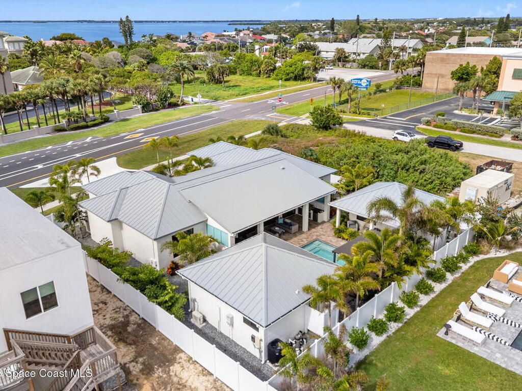 2021 S Orlando Avenue, Cocoa Beach, FL 32931