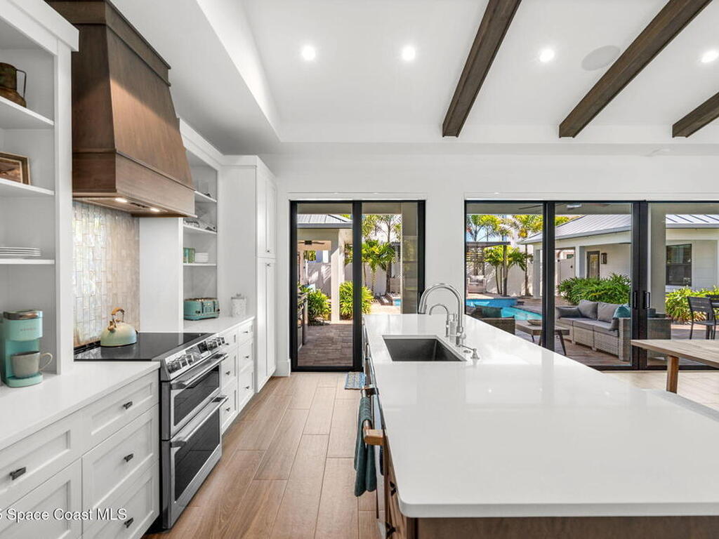 2021 S Orlando Avenue, Cocoa Beach, FL 32931