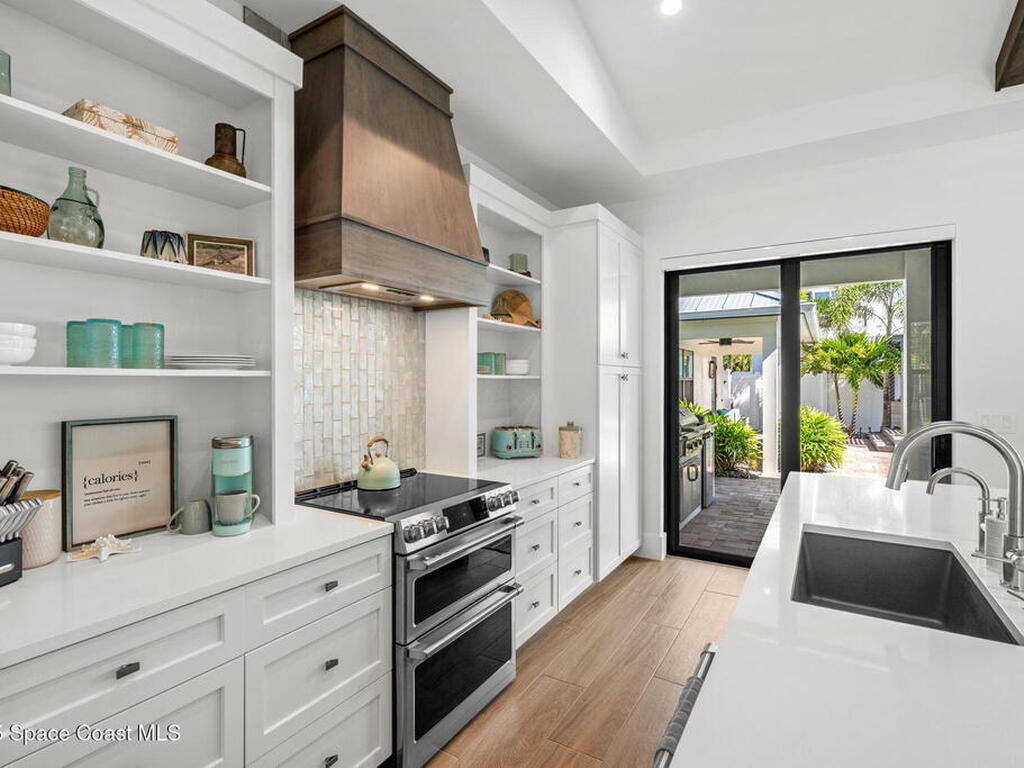 2021 S Orlando Avenue, Cocoa Beach, FL 32931