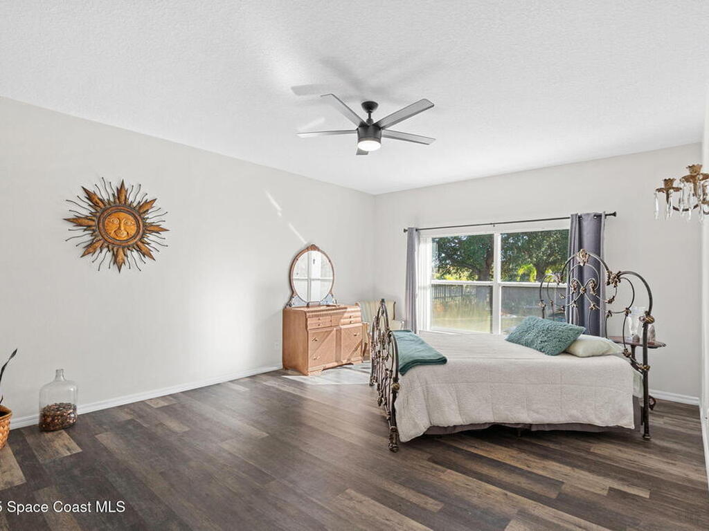 1564 S Tropical Trail, Merritt Island, FL 32952