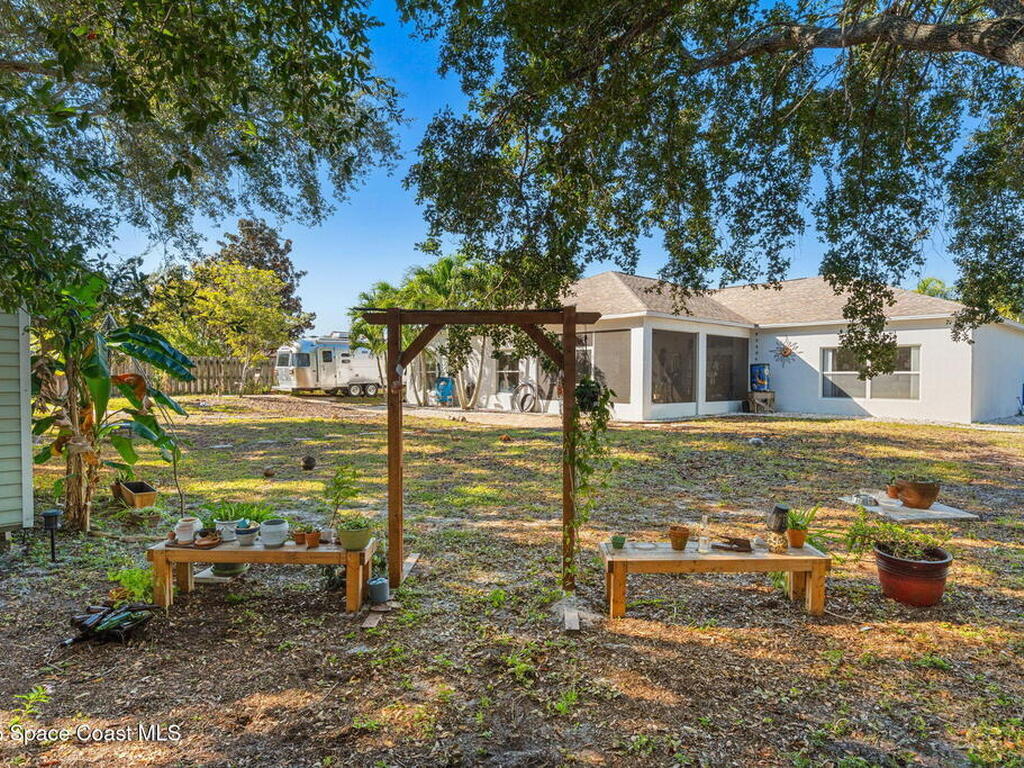 1564 S Tropical Trail, Merritt Island, FL 32952