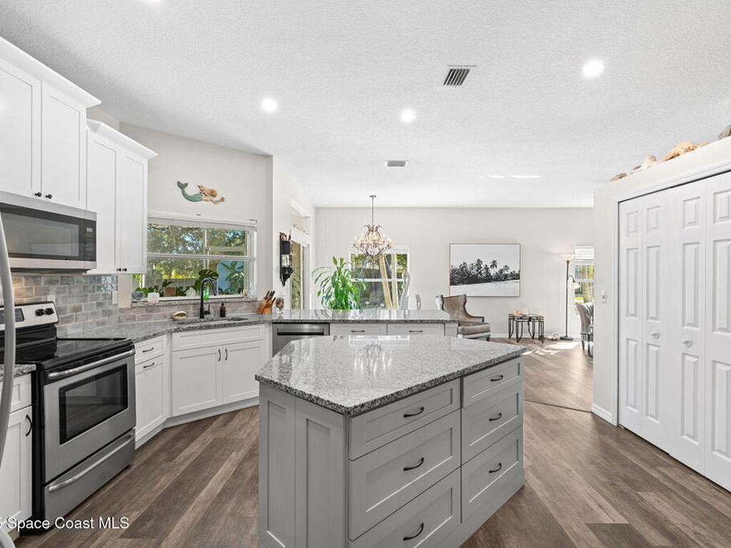 1564 S Tropical Trail, Merritt Island, FL 32952