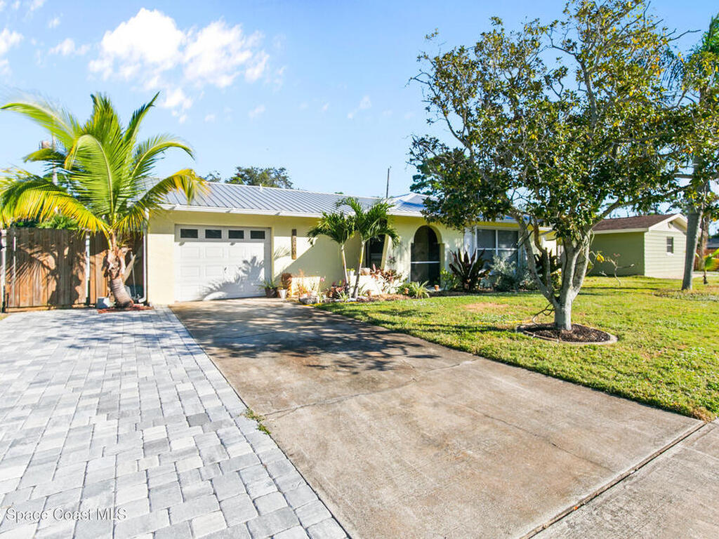 1820 Via Roma, Merritt Island, FL 32952