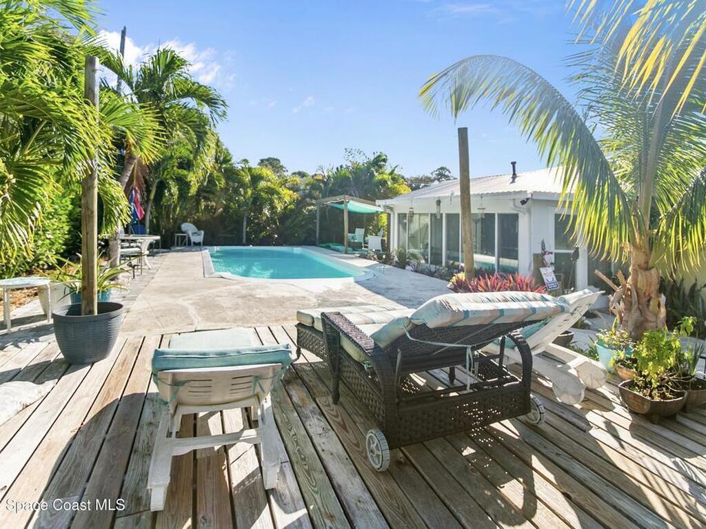 1820 Via Roma, Merritt Island, FL 32952