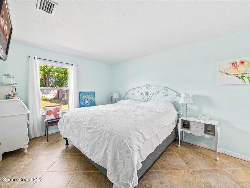 910 Brookshire Circle, Malabar, FL 32950