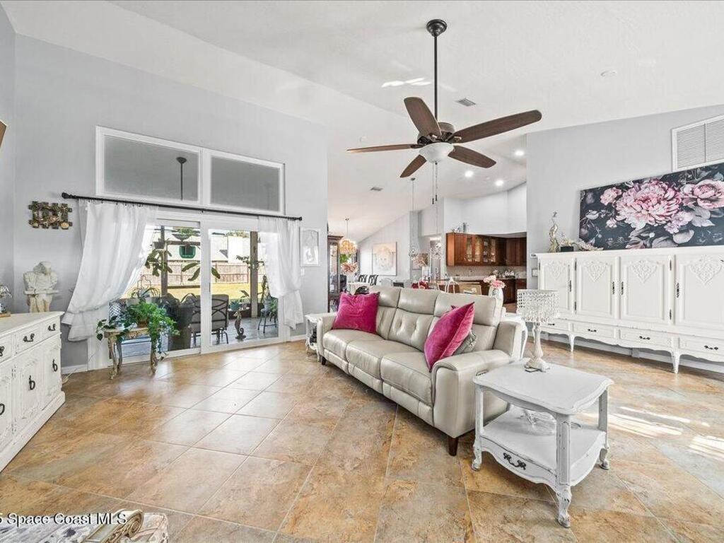 910 Brookshire Circle, Malabar, FL 32950