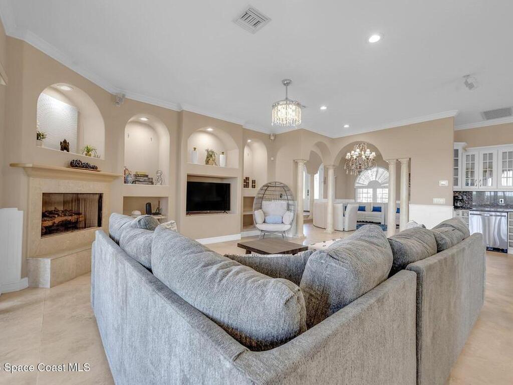 7 Cove View Court, Cocoa Beach, FL 32931