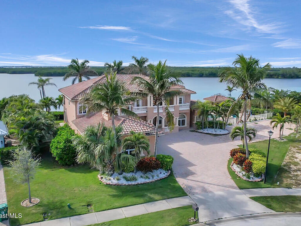 7 Cove View Court, Cocoa Beach, FL 32931