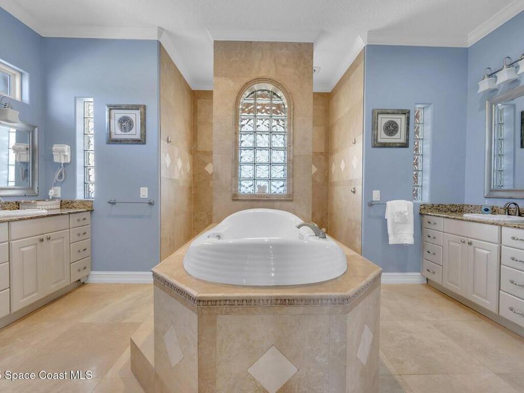 7 Cove View Court, Cocoa Beach, FL 32931