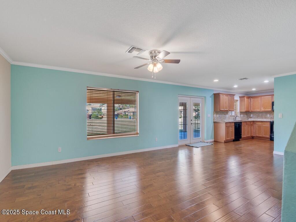 5595 45th Avenue, Vero Beach, FL 32967