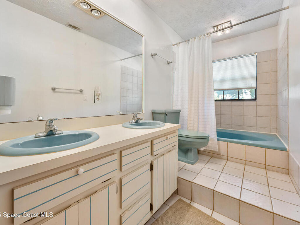 1007 Pineapple Avenue, Palm Bay, FL 32905