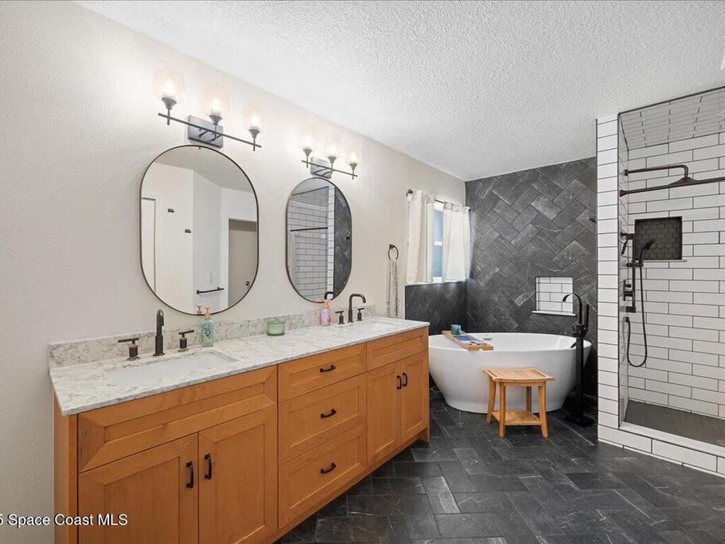 1235 Pemberton Trail, Malabar, FL 32950