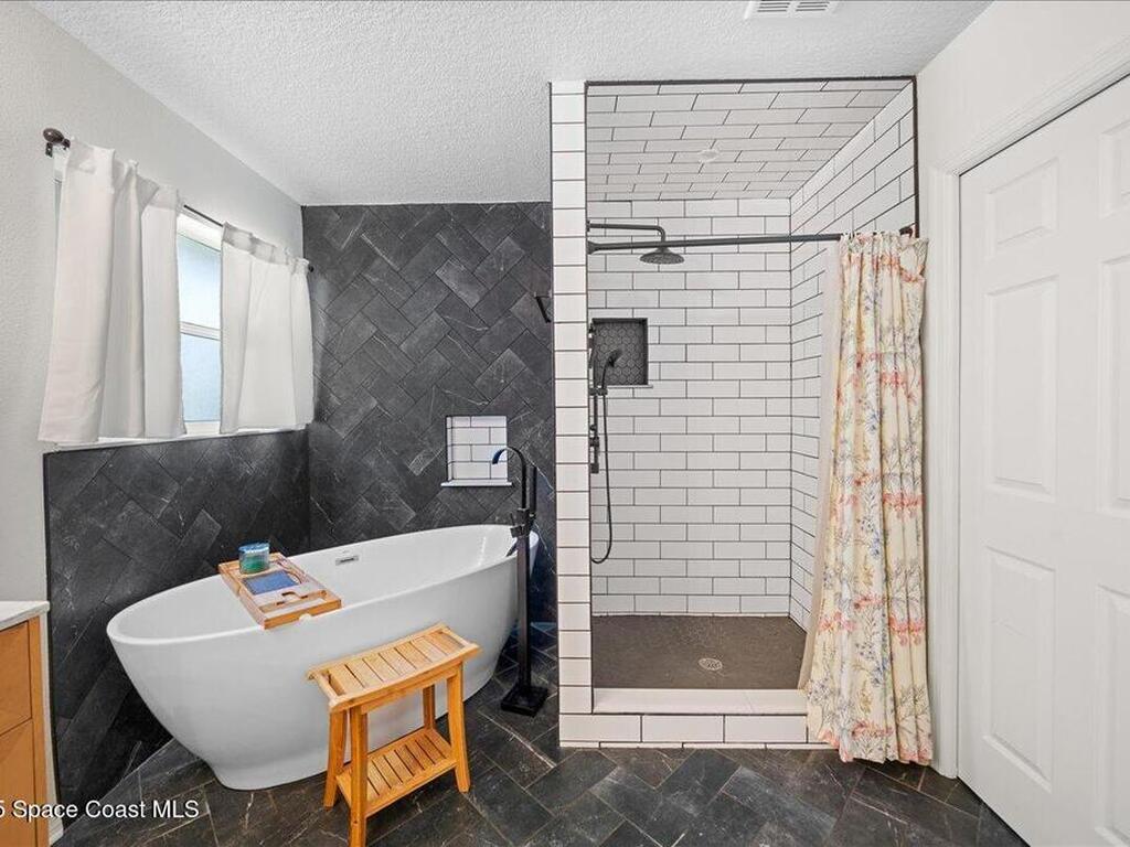 1235 Pemberton Trail, Malabar, FL 32950