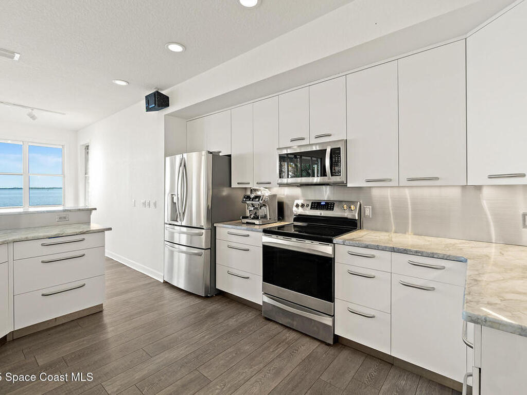 954 S Banana River Drive, Merritt Island, FL 32952