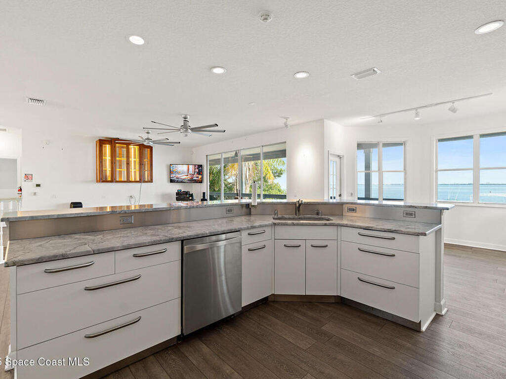 954 S Banana River Drive, Merritt Island, FL 32952