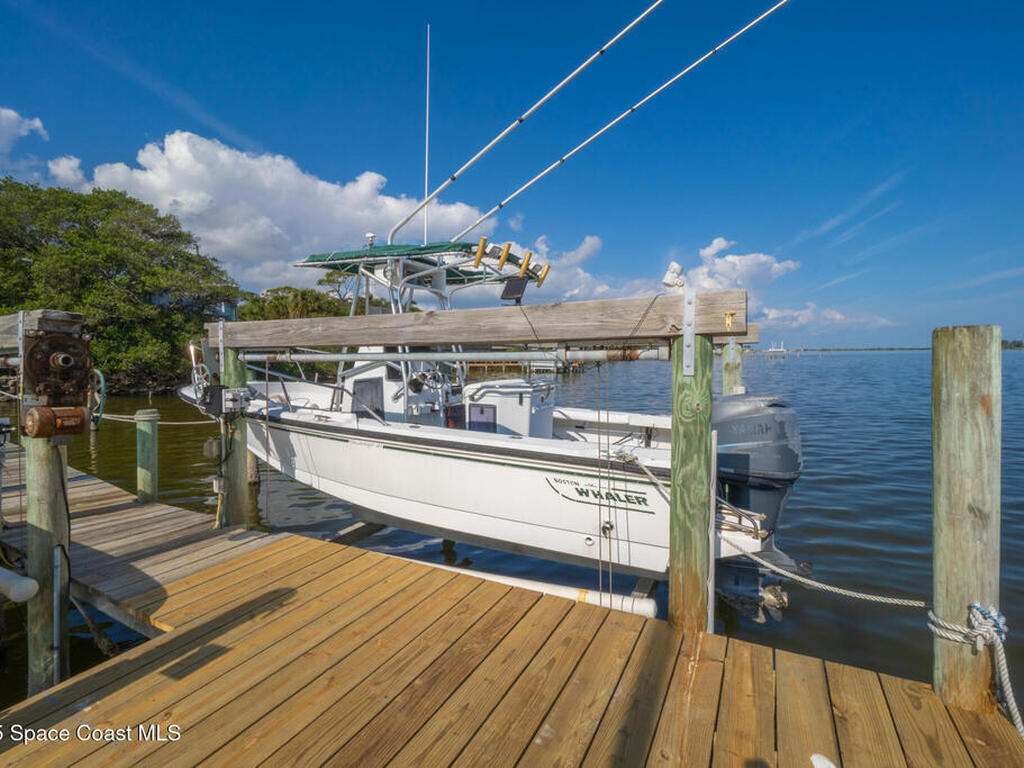 954 S Banana River Drive, Merritt Island, FL 32952