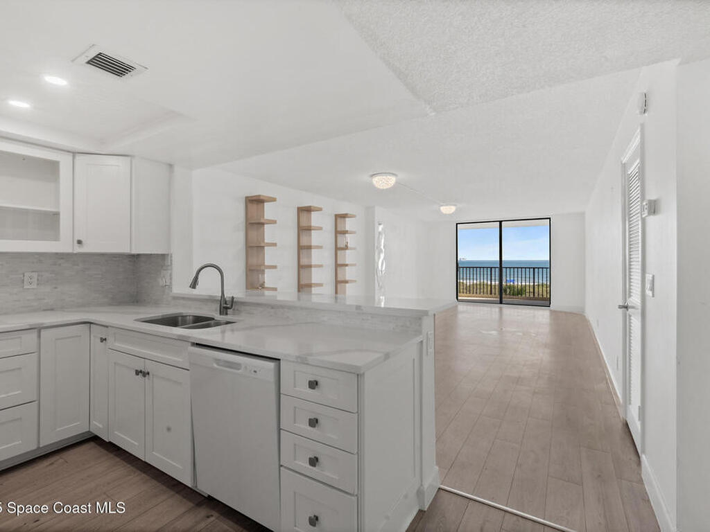 1860 N Atlantic Avenue, Cocoa Beach, FL 32931