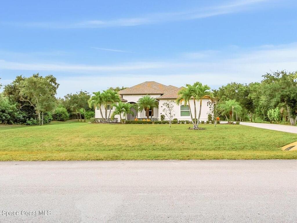 2402 Westhorpe Drive, Malabar, FL 32950