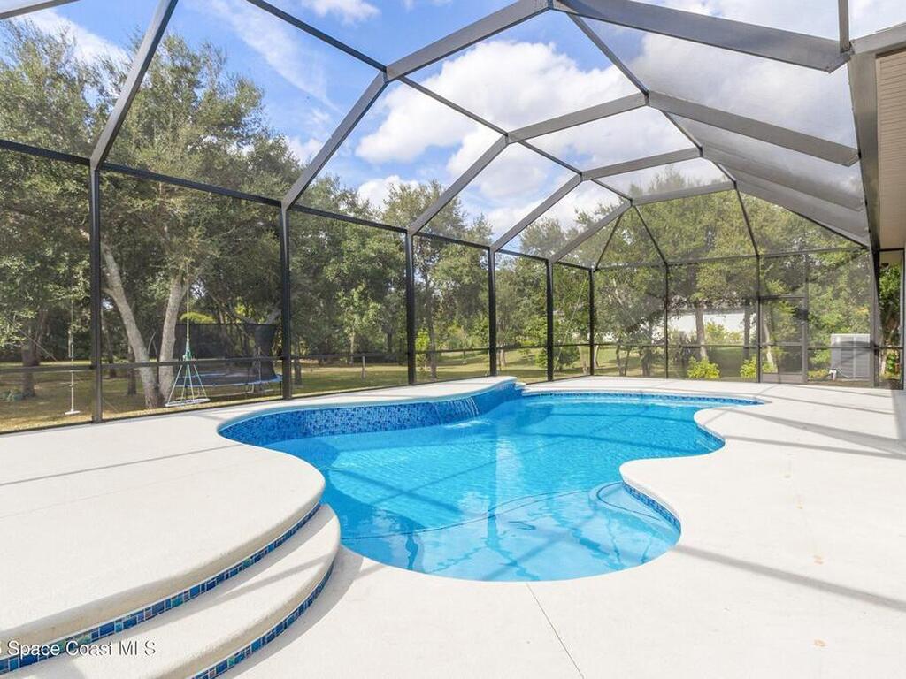 2402 Westhorpe Drive, Malabar, FL 32950