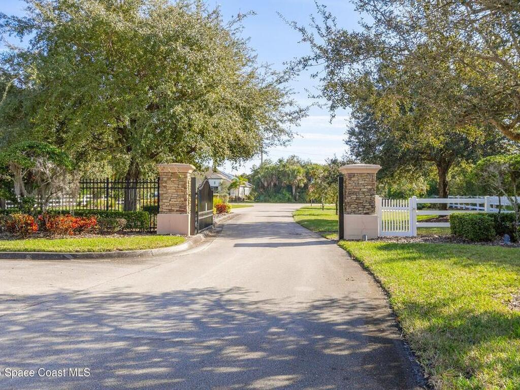 2402 Westhorpe Drive, Malabar, FL 32950