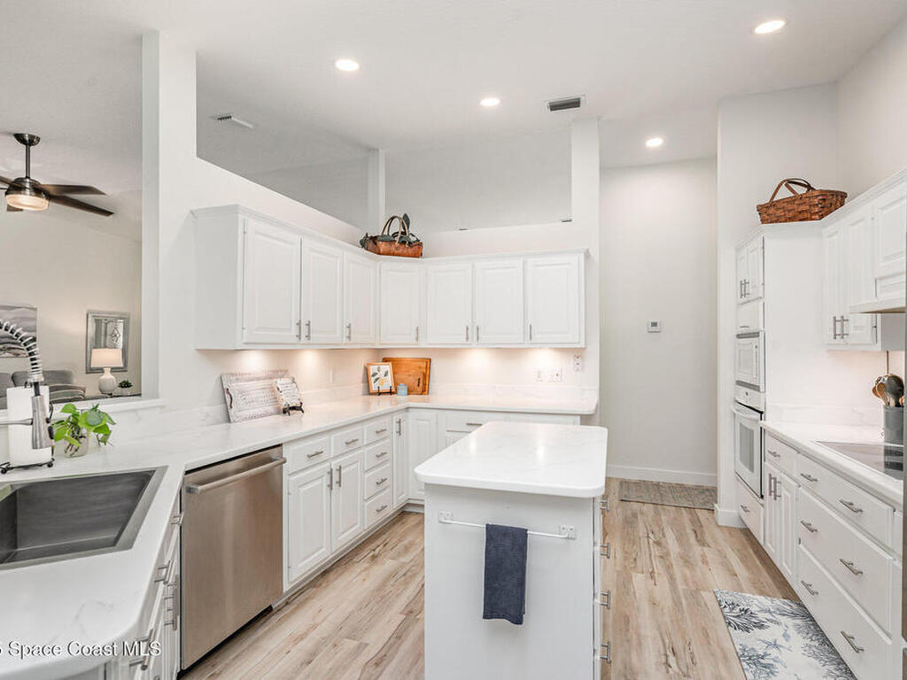 1885 Hammock Estate Lane, Melbourne, FL 32934