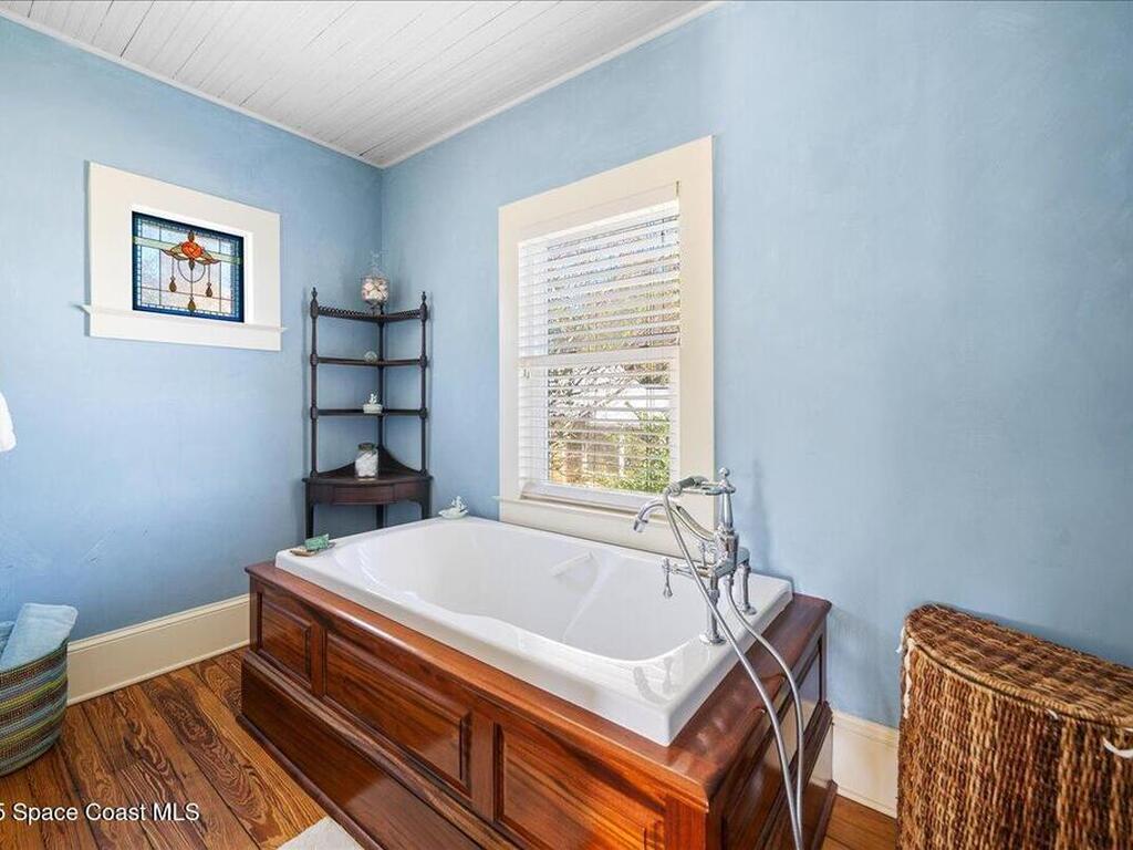 241 N Indian River Drive, Cocoa, FL 32922