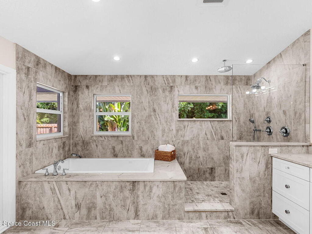 1750 Shore View Drive, Indialantic, FL 32903