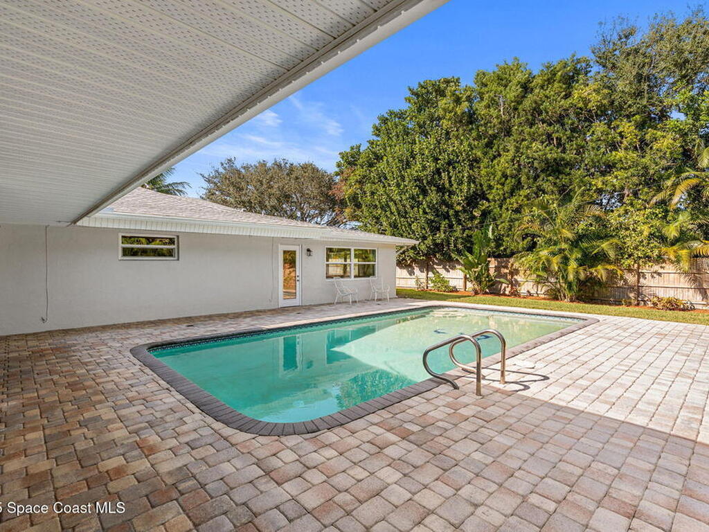 1750 Shore View Drive, Indialantic, FL 32903