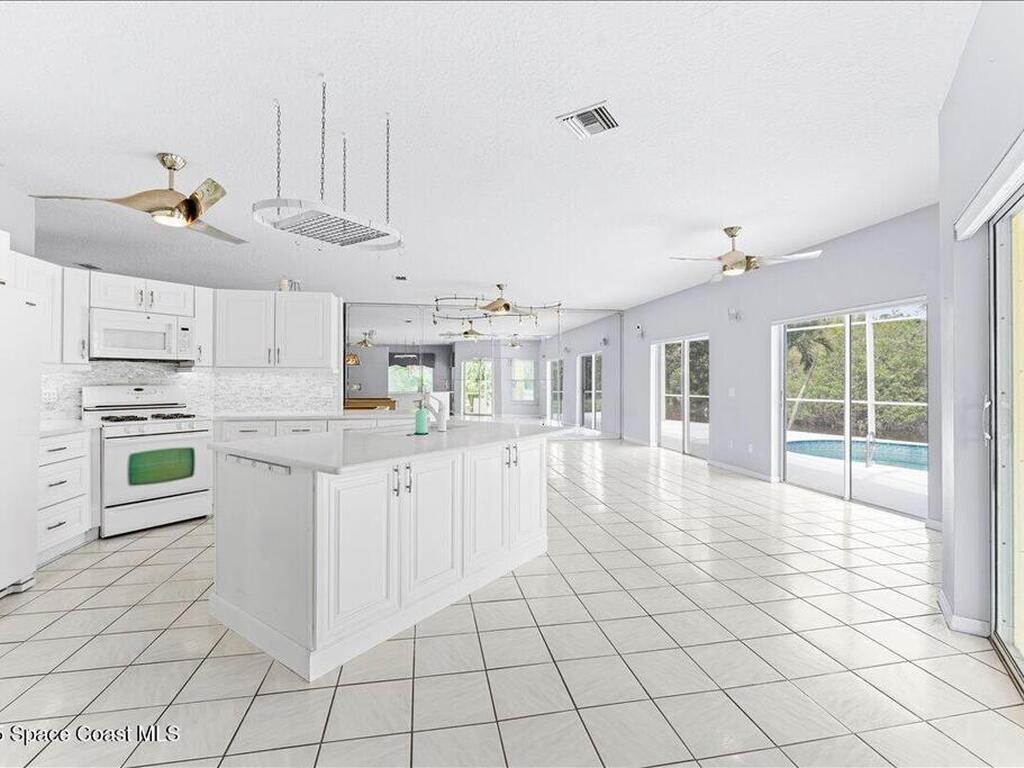 990 Harbor Pines Drive, Merritt Island, FL 32952