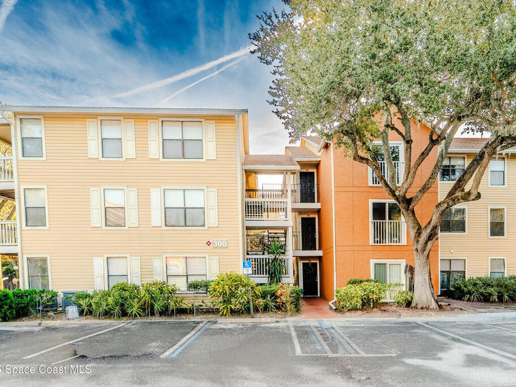 225 S Tropical Trail, Merritt Island, FL 32952