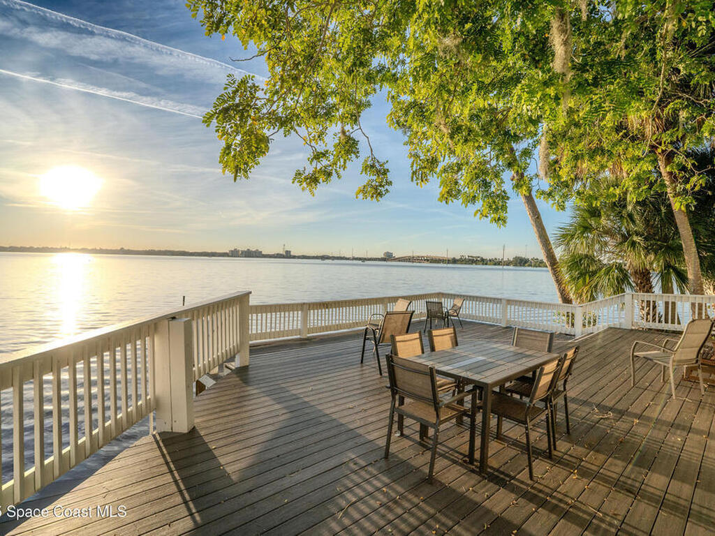 225 S Tropical Trail, Merritt Island, FL 32952