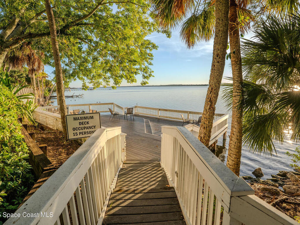 225 S Tropical Trail, Merritt Island, FL 32952