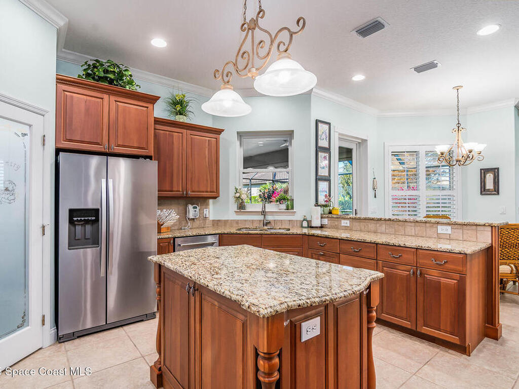 6115 Anello Drive, Suntree, FL 32940