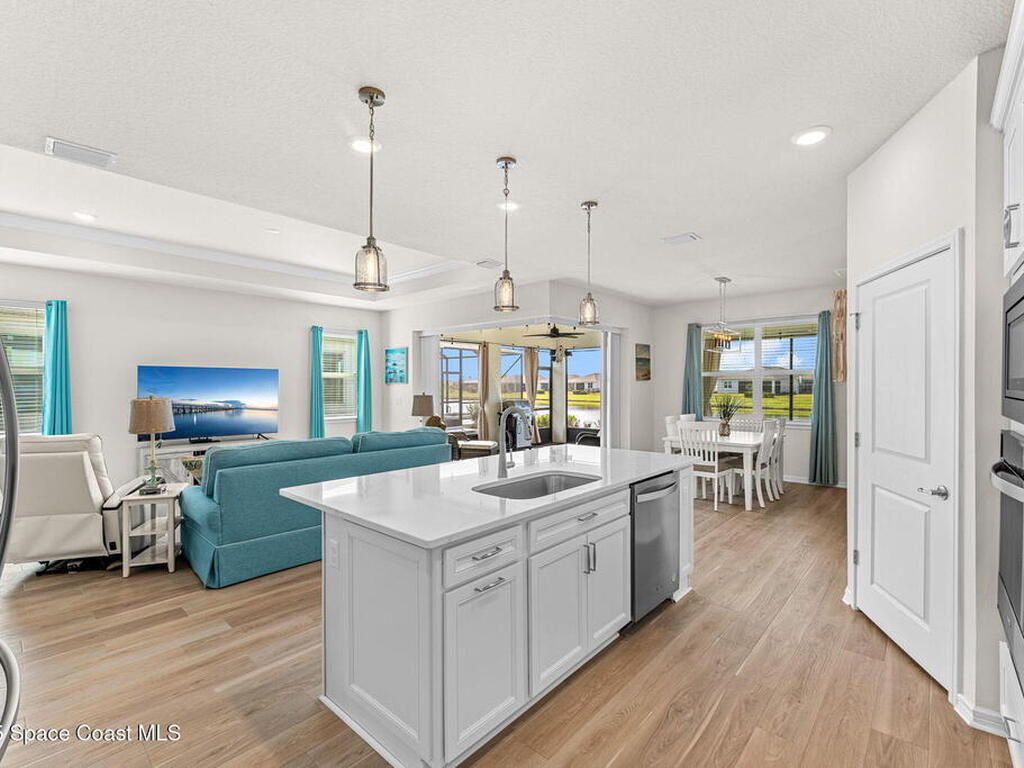 8870 Shoreline Avenue, Melbourne, FL 32940