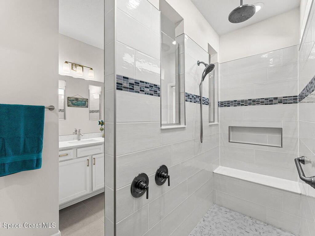 8870 Shoreline Avenue, Melbourne, FL 32940