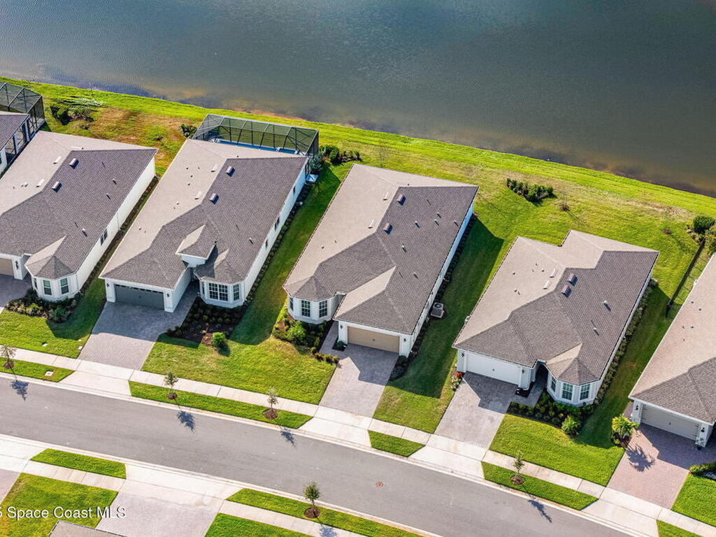 8870 Shoreline Avenue, Melbourne, FL 32940