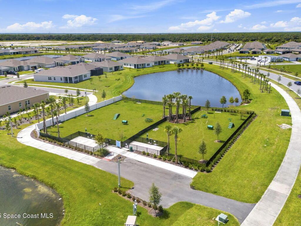 8870 Shoreline Avenue, Melbourne, FL 32940