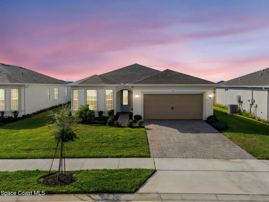 8870 Shoreline Avenue, Melbourne, FL 32940