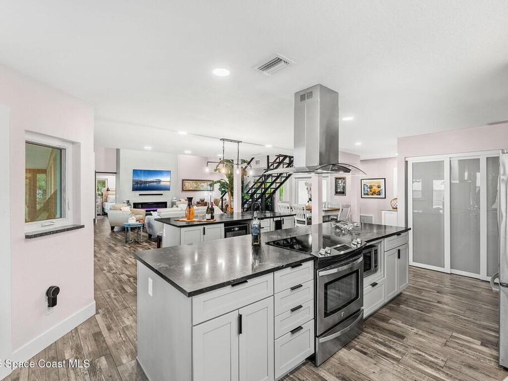 1379 Rose Court, Melbourne, FL 32935