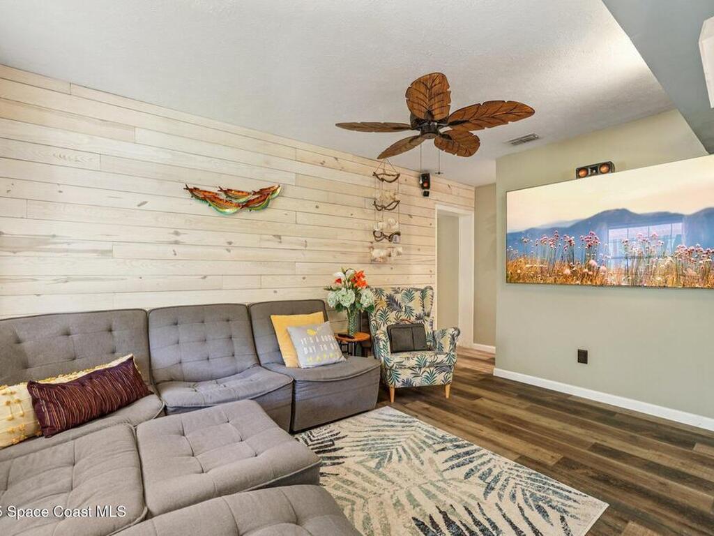 220 Avenida De Paz, Indialantic, FL 32903