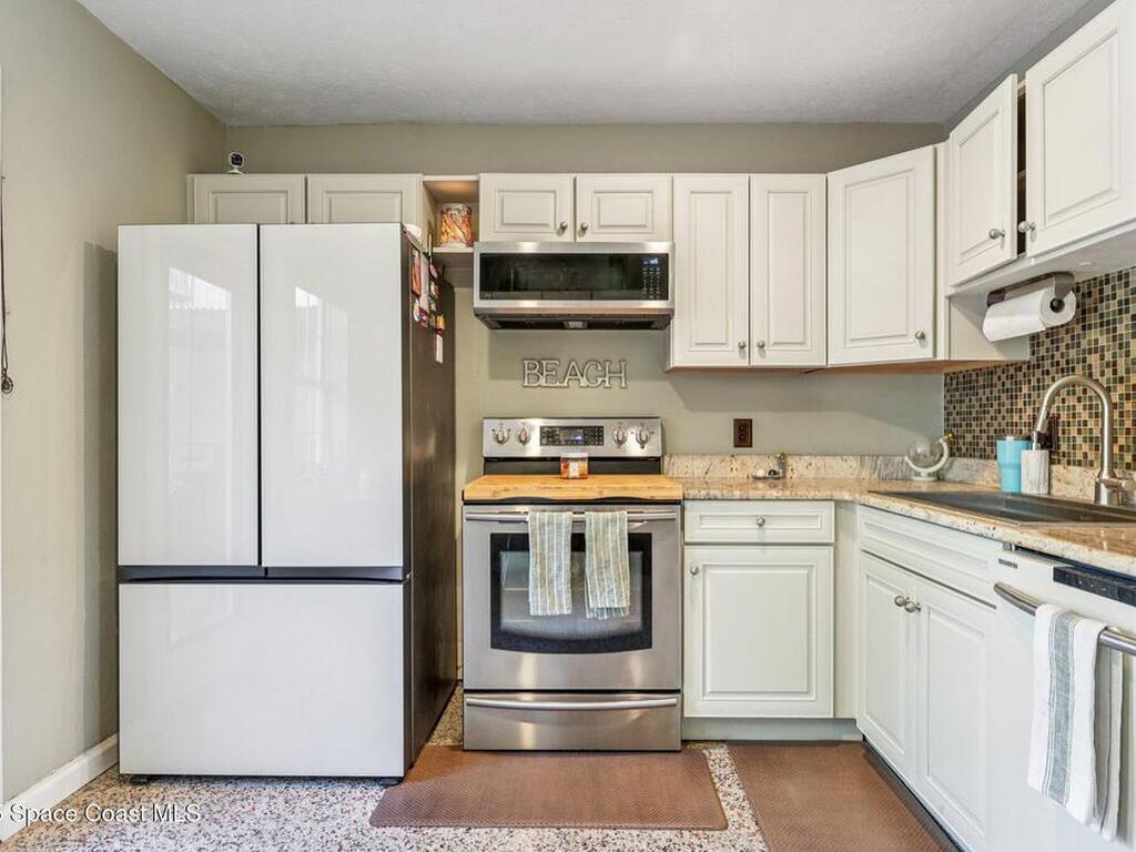 220 Avenida De Paz, Indialantic, FL 32903