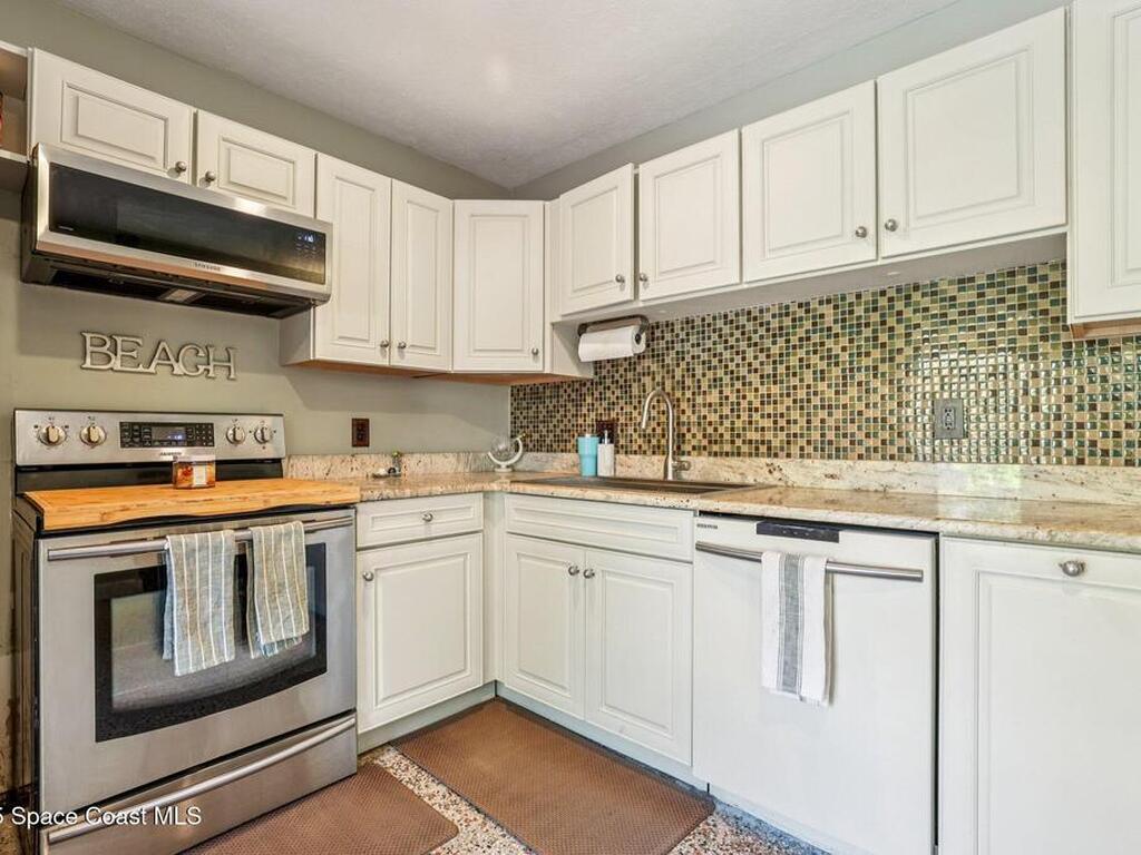 220 Avenida De Paz, Indialantic, FL 32903