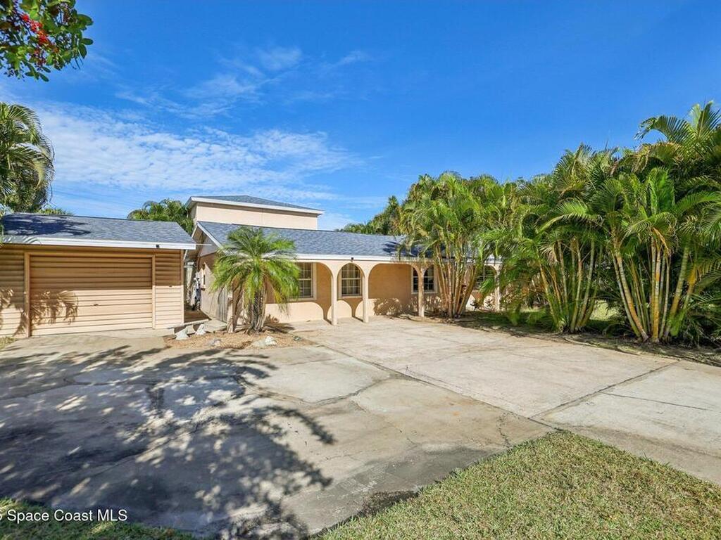 220 Avenida De Paz, Indialantic, FL 32903