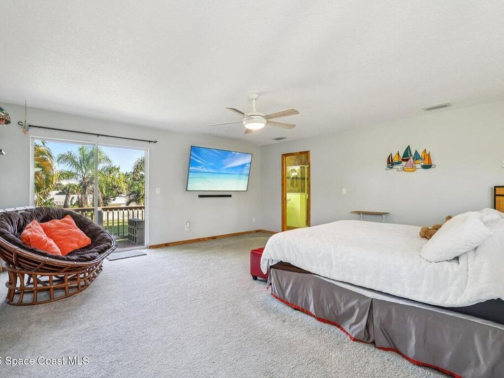 220 Avenida De Paz, Indialantic, FL 32903