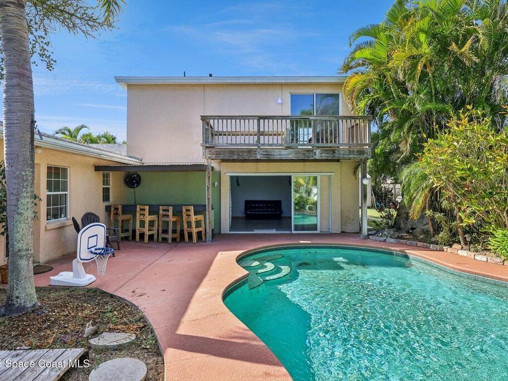 220 Avenida De Paz, Indialantic, FL 32903