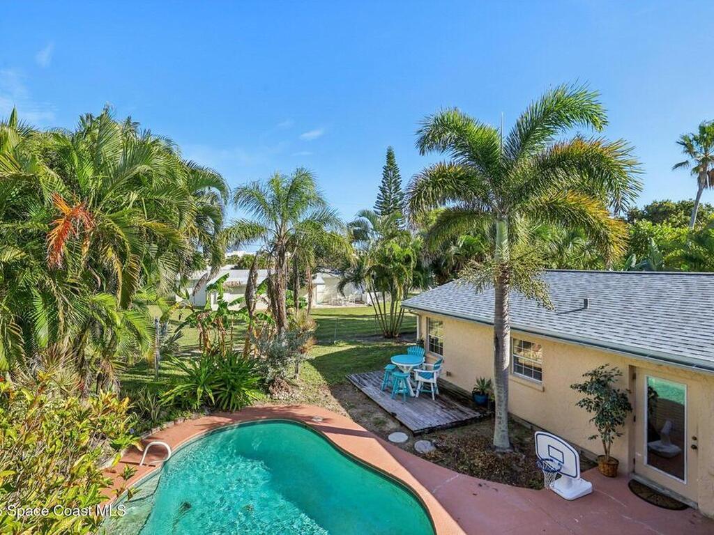 220 Avenida De Paz, Indialantic, FL 32903